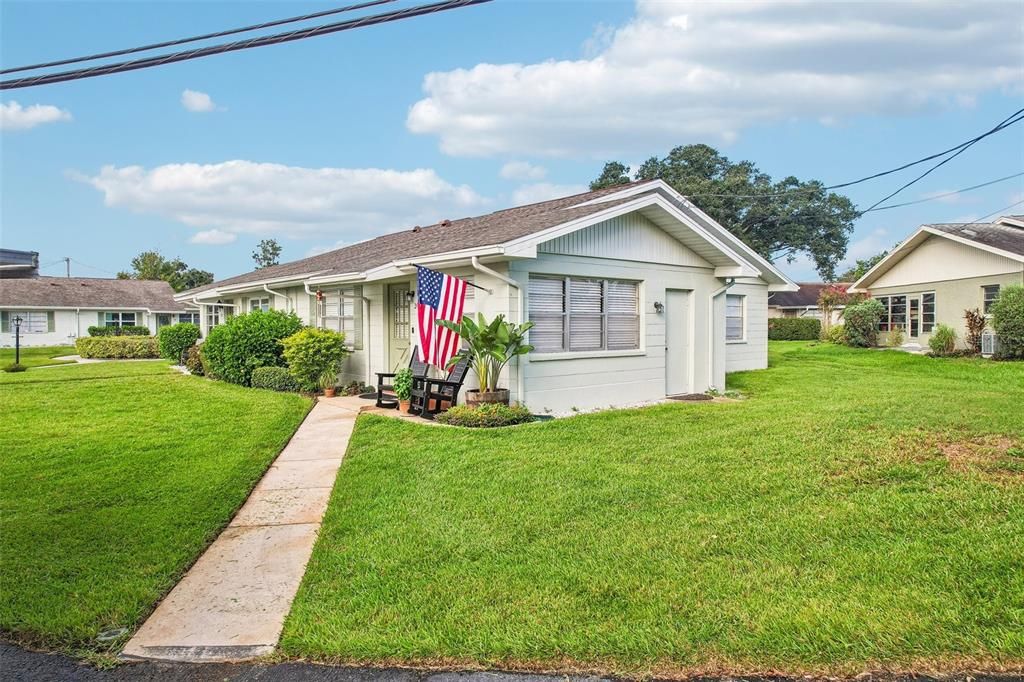 For Sale: $98,500 (1 beds, 1 baths, 960 Square Feet)
