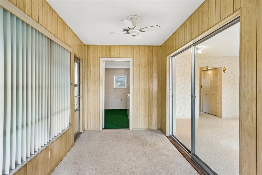 For Sale: $98,500 (1 beds, 1 baths, 960 Square Feet)
