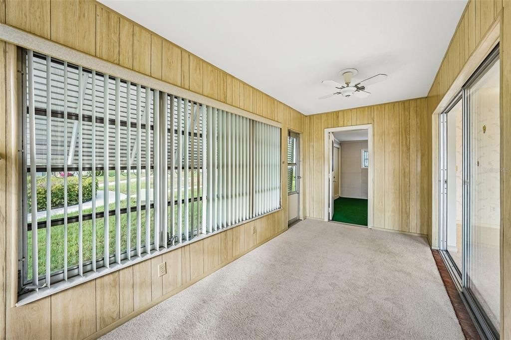 For Sale: $98,500 (1 beds, 1 baths, 960 Square Feet)