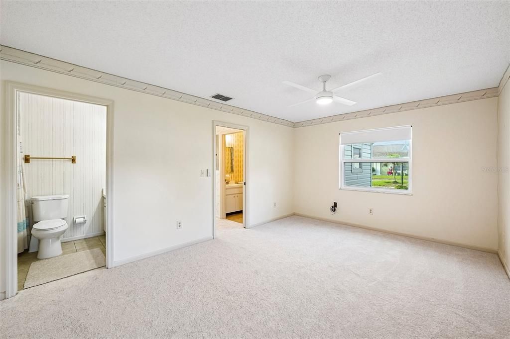 For Sale: $98,500 (1 beds, 1 baths, 960 Square Feet)