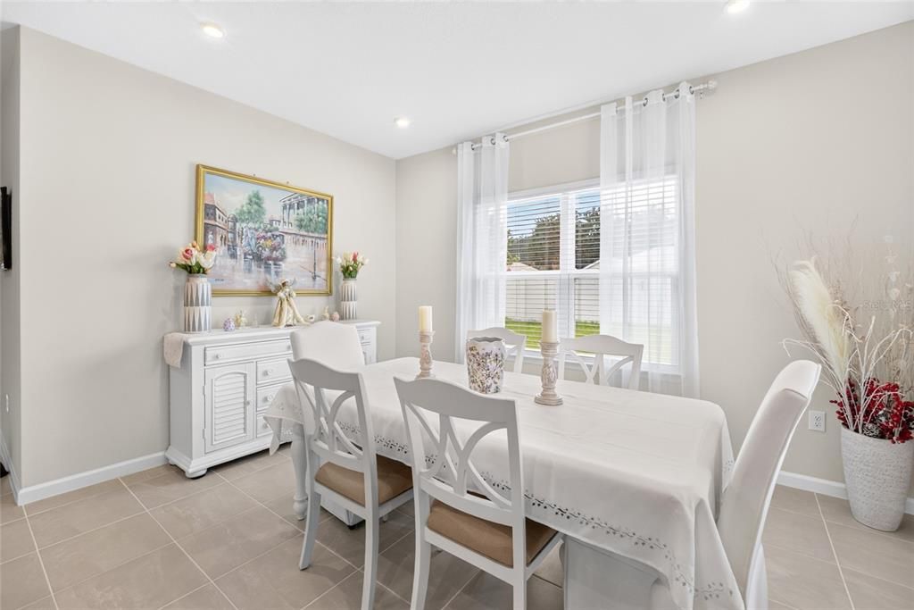 For Sale: $475,000 (4 beds, 3 baths, 2557 Square Feet)