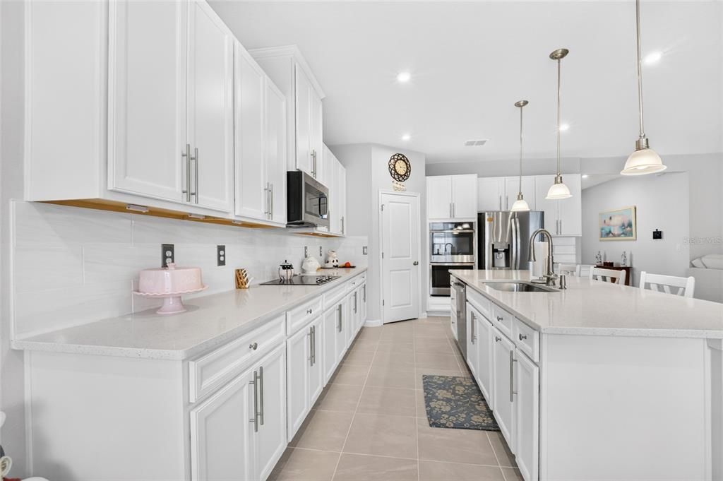For Sale: $475,000 (4 beds, 3 baths, 2557 Square Feet)