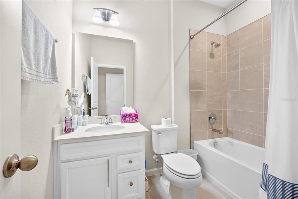 For Sale: $475,000 (4 beds, 3 baths, 2557 Square Feet)