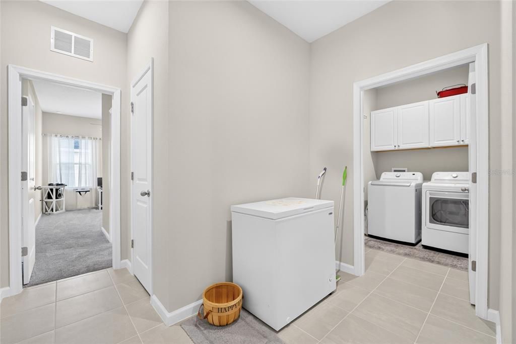 For Sale: $475,000 (4 beds, 3 baths, 2557 Square Feet)