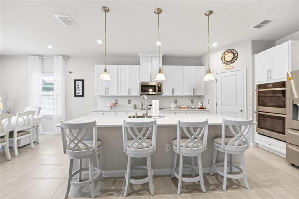 For Sale: $475,000 (4 beds, 3 baths, 2557 Square Feet)