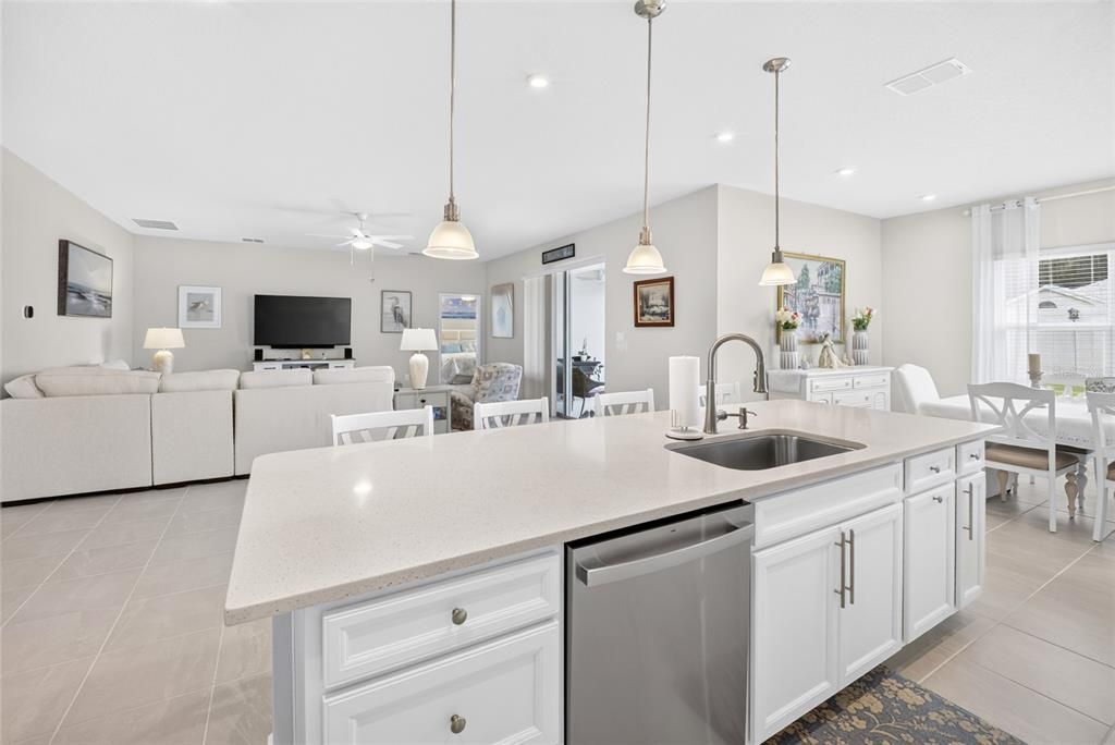 For Sale: $475,000 (4 beds, 3 baths, 2557 Square Feet)