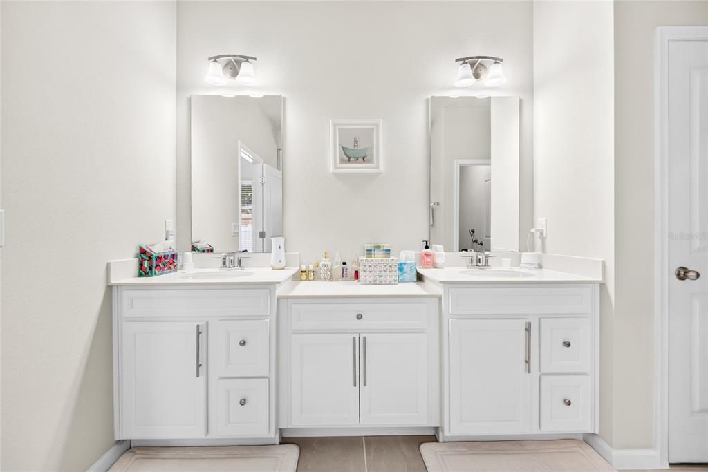 For Sale: $475,000 (4 beds, 3 baths, 2557 Square Feet)