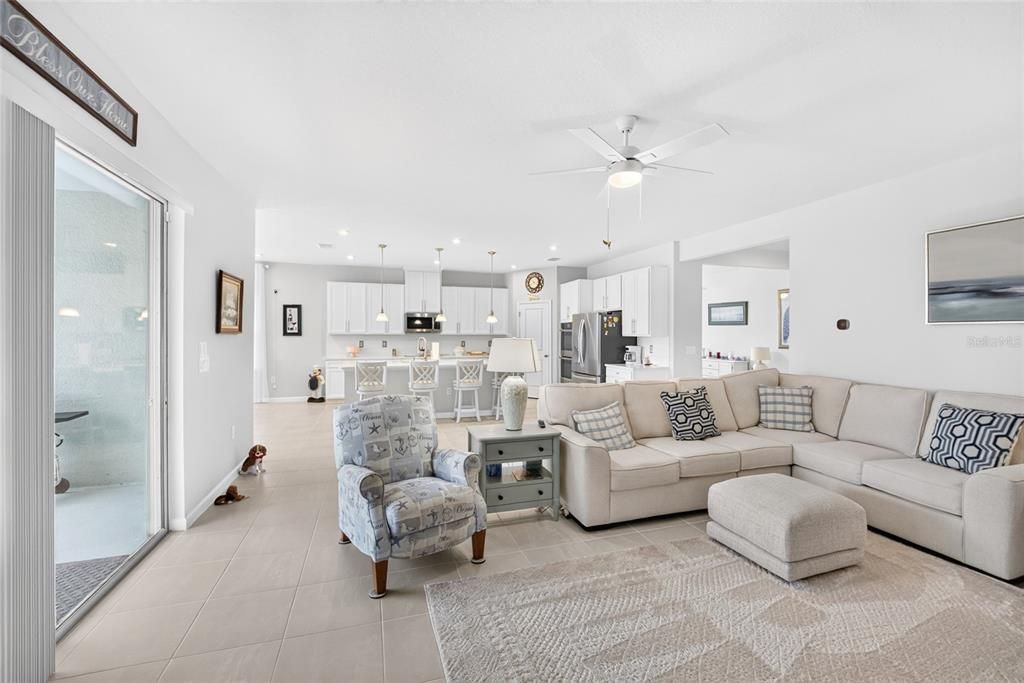 For Sale: $475,000 (4 beds, 3 baths, 2557 Square Feet)