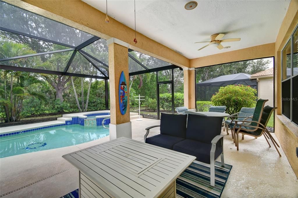 Active With Contract: $410,000 (2 beds, 2 baths, 1454 Square Feet)