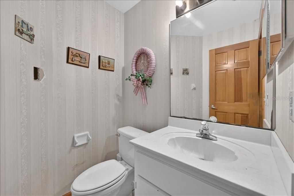 Active With Contract: $279,990 (3 beds, 2 baths, 2173 Square Feet)