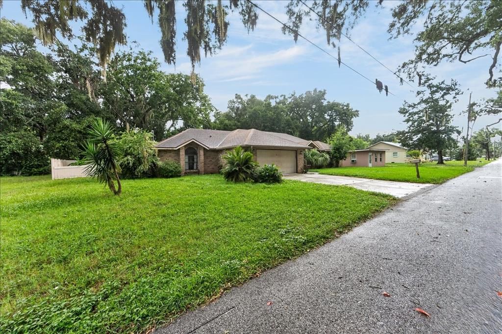 Active With Contract: $279,990 (3 beds, 2 baths, 2173 Square Feet)