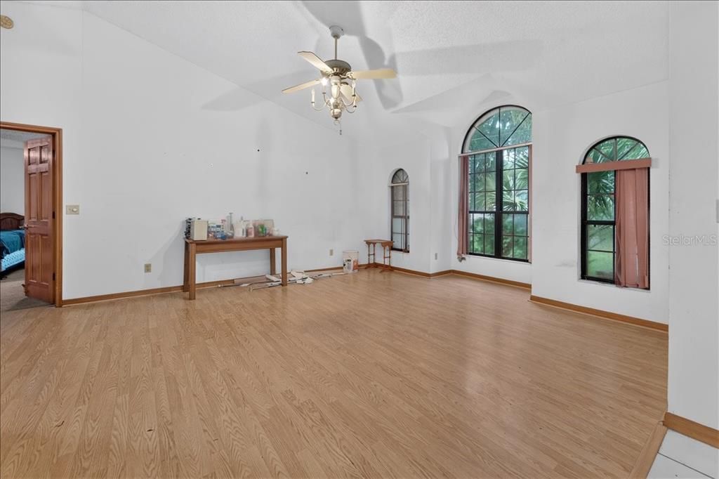 Active With Contract: $279,990 (3 beds, 2 baths, 2173 Square Feet)