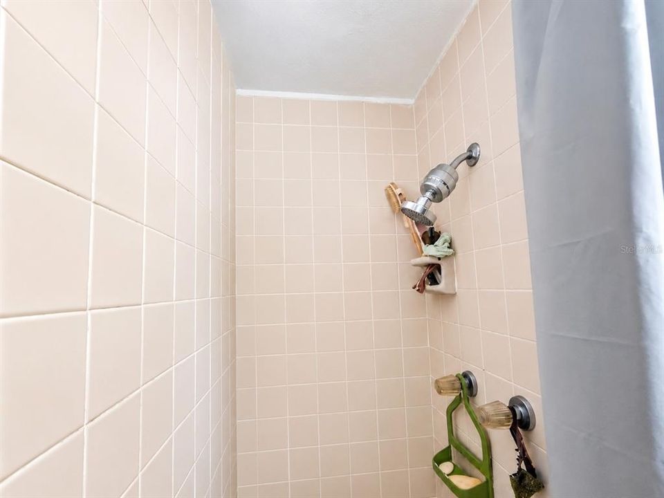 Active With Contract: $279,990 (3 beds, 2 baths, 2173 Square Feet)