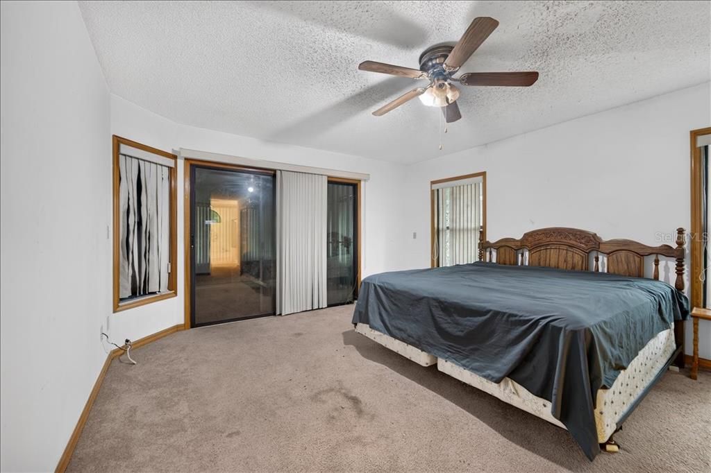 Active With Contract: $279,990 (3 beds, 2 baths, 2173 Square Feet)