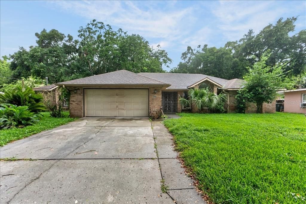Active With Contract: $279,990 (3 beds, 2 baths, 2173 Square Feet)