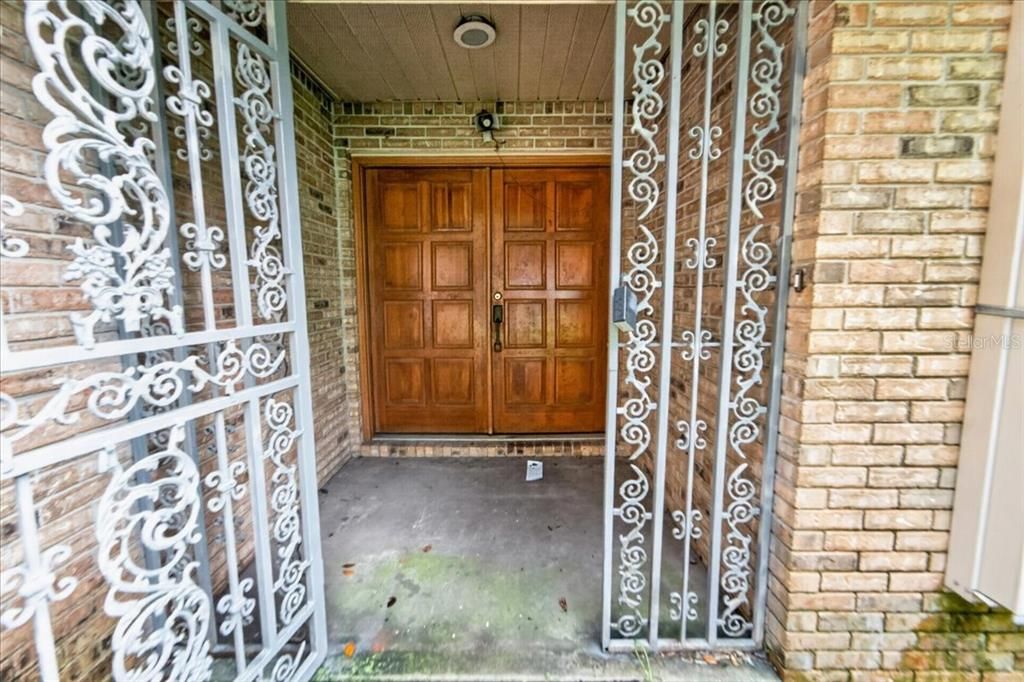 Active With Contract: $279,990 (3 beds, 2 baths, 2173 Square Feet)