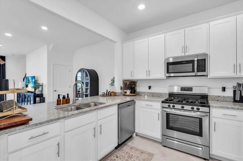 En Venta: $328,000 (3 camas, 2 baños, 1925 Pies cuadrados)