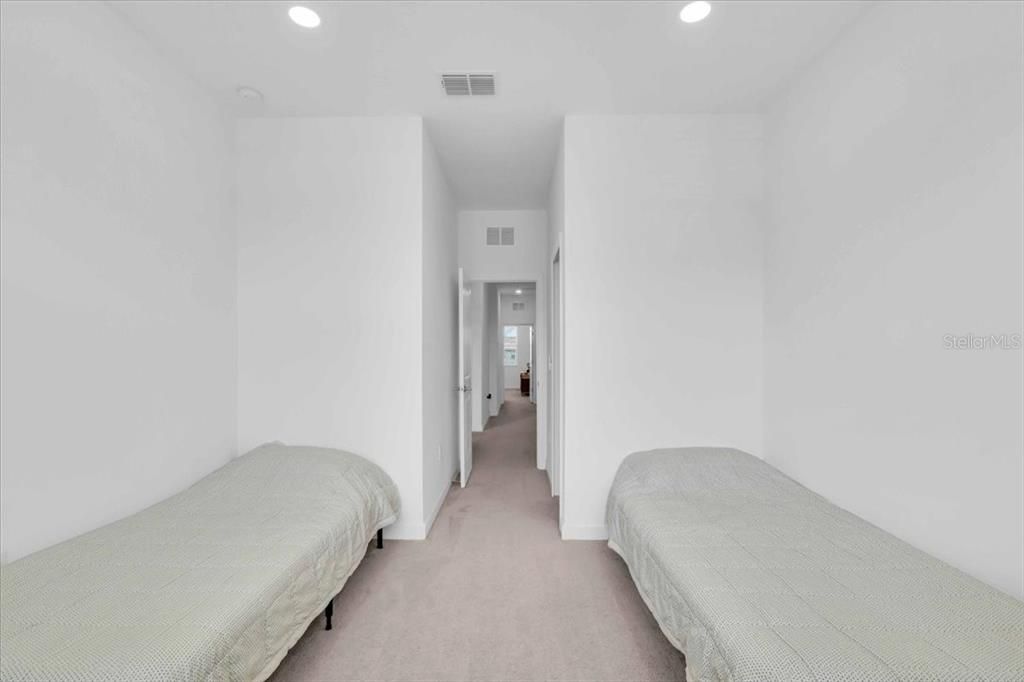 En Venta: $328,000 (3 camas, 2 baños, 1925 Pies cuadrados)