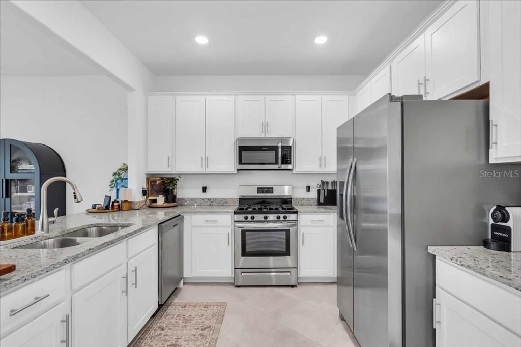 En Venta: $328,000 (3 camas, 2 baños, 1925 Pies cuadrados)