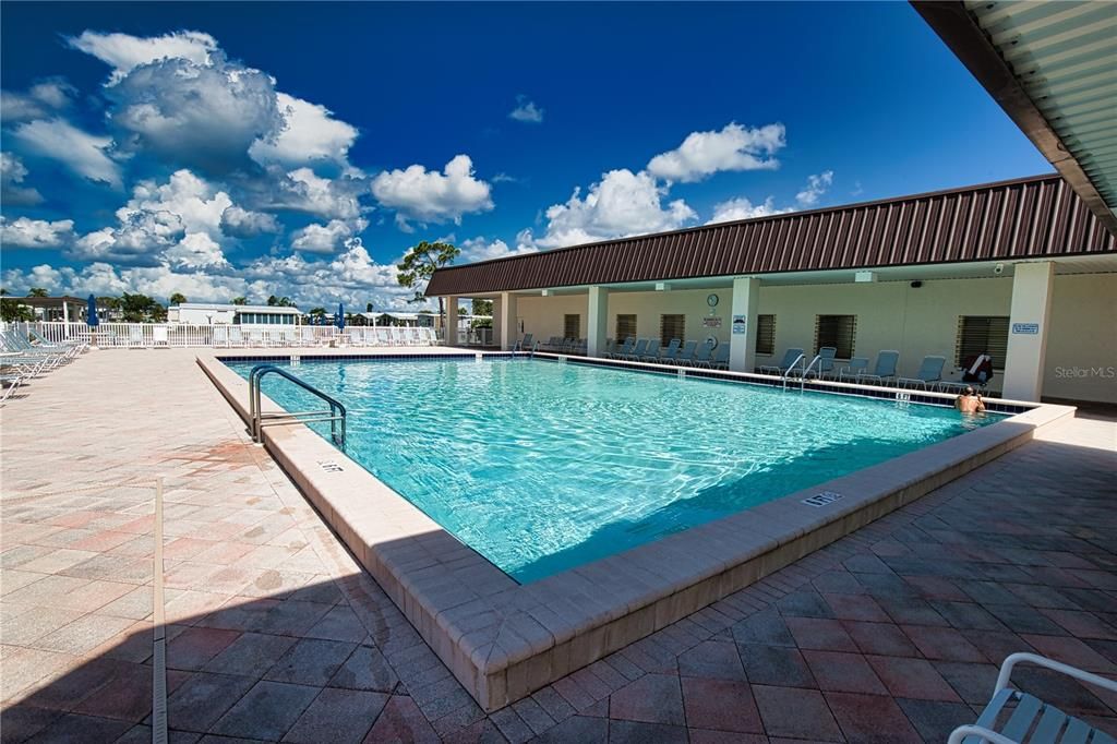 For Sale: $140,000 (2 beds, 2 baths, 1008 Square Feet)