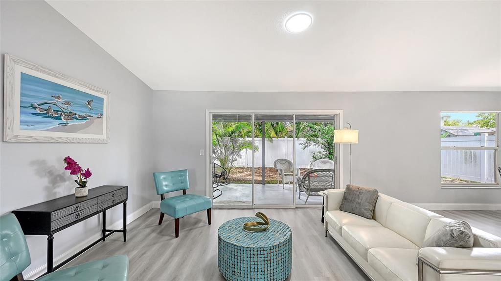 For Sale: $439,900 (3 beds, 2 baths, 1708 Square Feet)