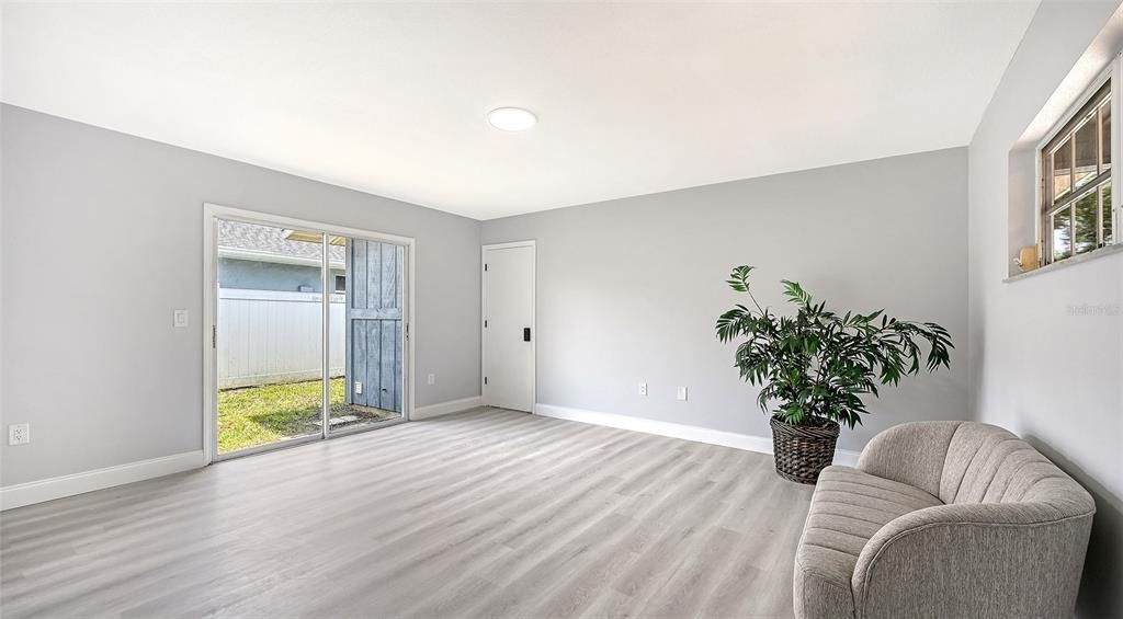 For Sale: $439,900 (3 beds, 2 baths, 1708 Square Feet)