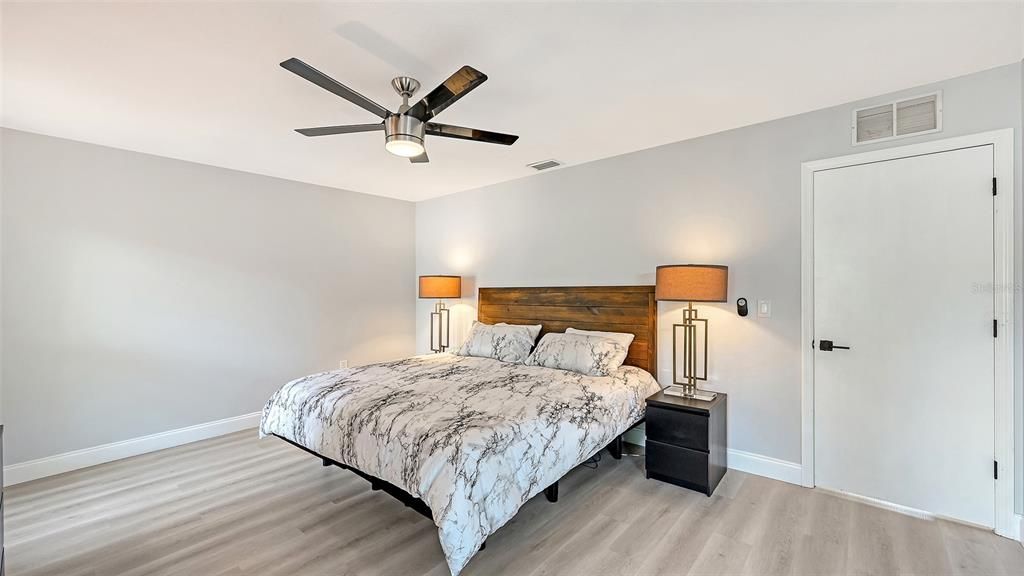 For Sale: $439,900 (3 beds, 2 baths, 1708 Square Feet)