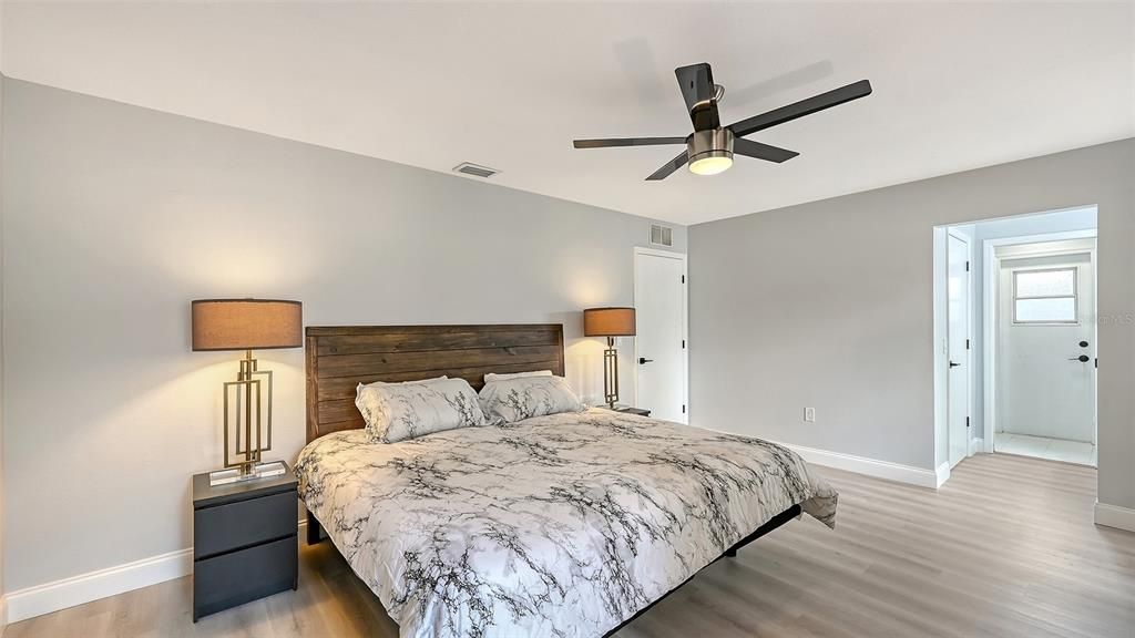 For Sale: $439,900 (3 beds, 2 baths, 1708 Square Feet)