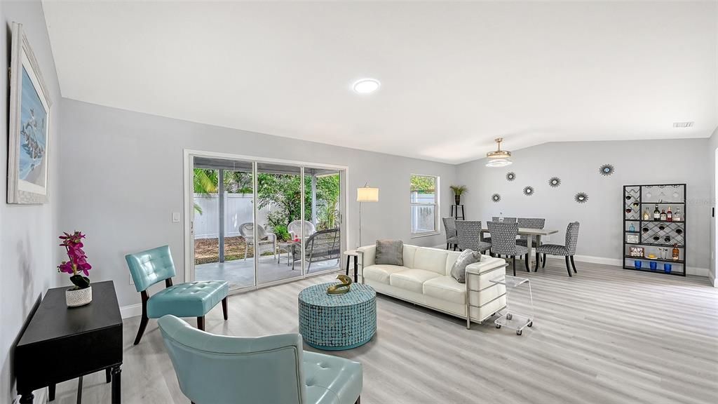 For Sale: $439,900 (3 beds, 2 baths, 1708 Square Feet)