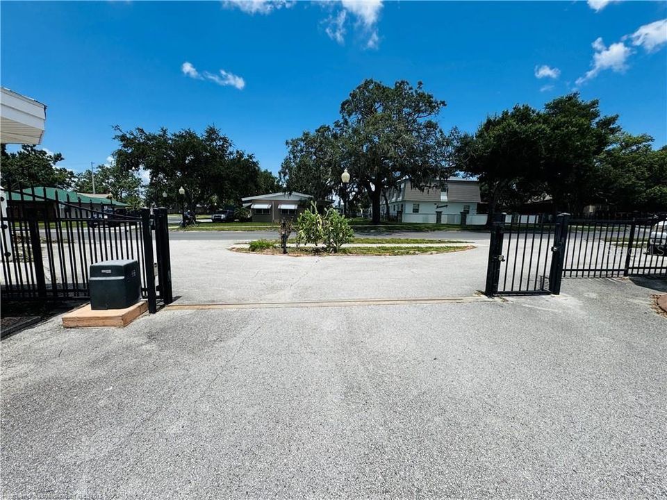 For Sale: $2,500,000 (15 beds, 0 baths, 700 Square Feet)