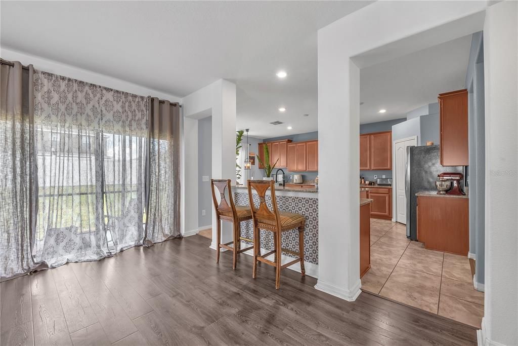На продажу: $379,900 (6 спален, 3 ванн, 3054 Квадратных фут)