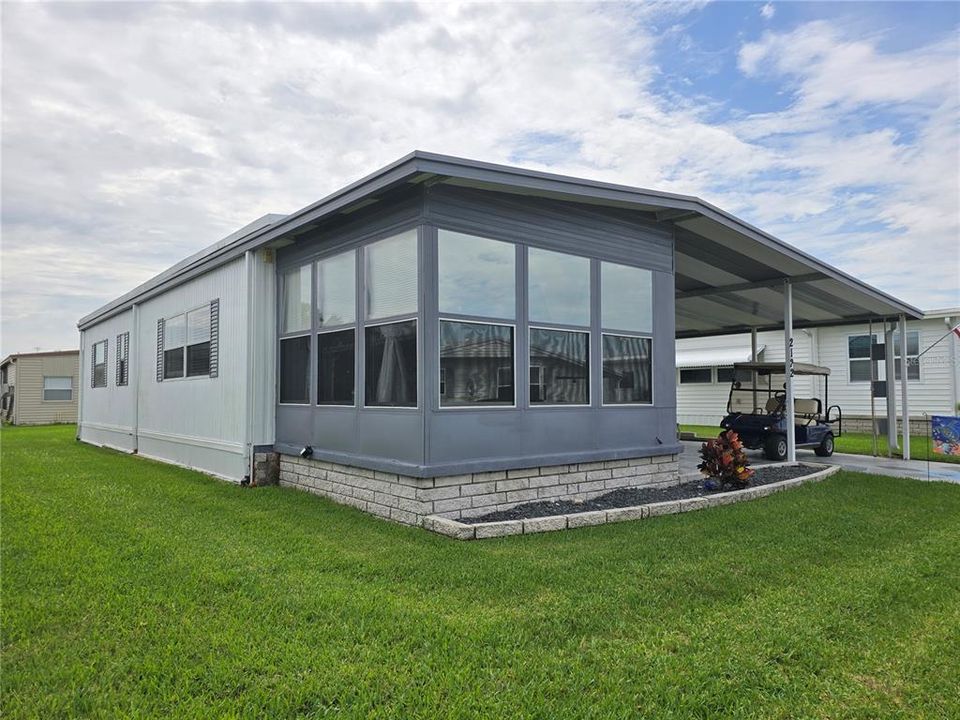 For Sale: $139,900 (2 beds, 2 baths, 936 Square Feet)