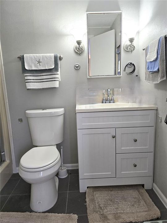 For Sale: $139,900 (2 beds, 2 baths, 936 Square Feet)