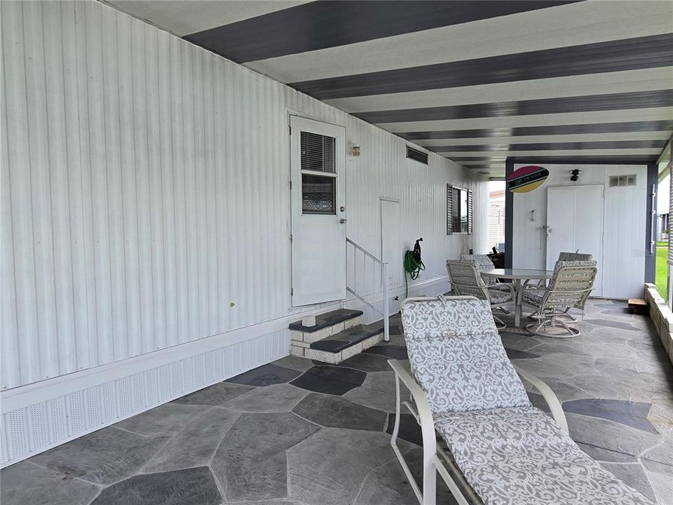 For Sale: $139,900 (2 beds, 2 baths, 936 Square Feet)