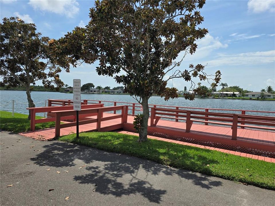 For Sale: $139,900 (2 beds, 2 baths, 936 Square Feet)