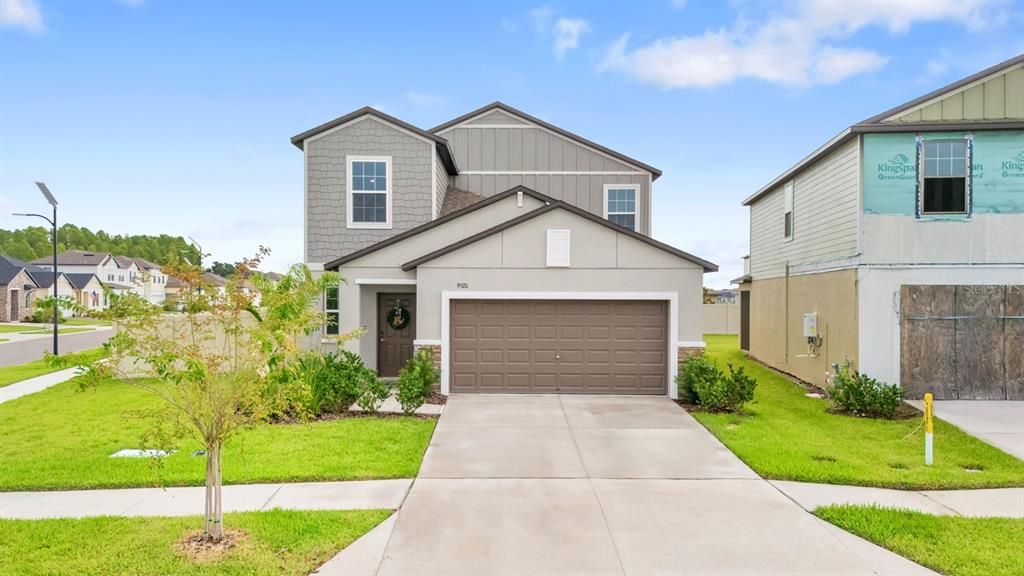 For Sale: $385,000 (5 beds, 2 baths, 2389 Square Feet)
