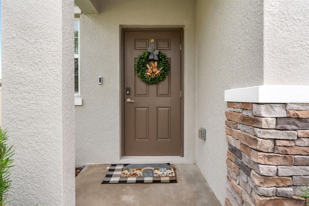 For Sale: $385,000 (5 beds, 2 baths, 2389 Square Feet)