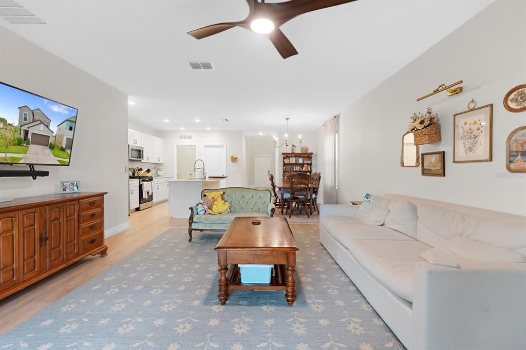 For Sale: $385,000 (5 beds, 2 baths, 2389 Square Feet)