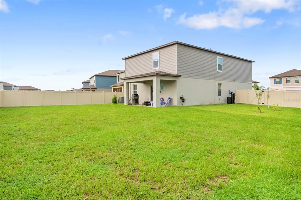 For Sale: $385,000 (5 beds, 2 baths, 2389 Square Feet)