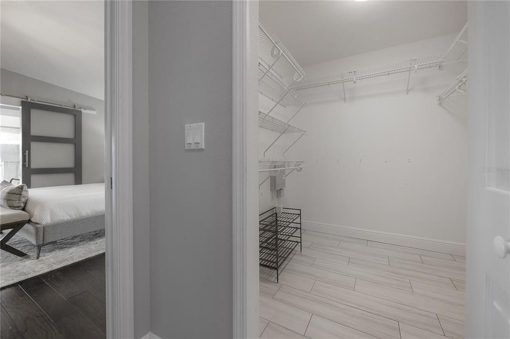 Activo con contrato: $835,000 (3 camas, 3 baños, 2554 Pies cuadrados)