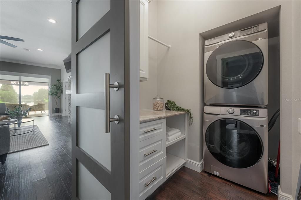 Activo con contrato: $835,000 (3 camas, 3 baños, 2554 Pies cuadrados)