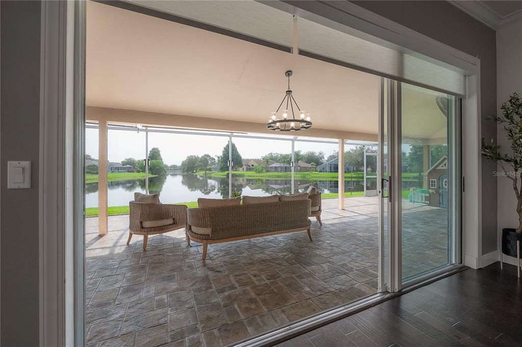 Activo con contrato: $835,000 (3 camas, 3 baños, 2554 Pies cuadrados)