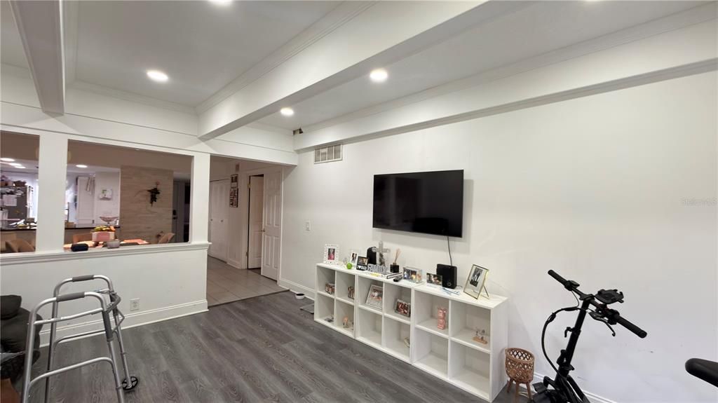 For Sale: $174,900 (2 beds, 2 baths, 1141 Square Feet)