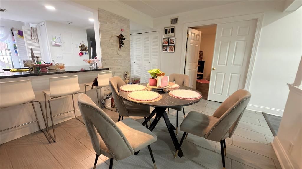 For Sale: $174,900 (2 beds, 2 baths, 1141 Square Feet)