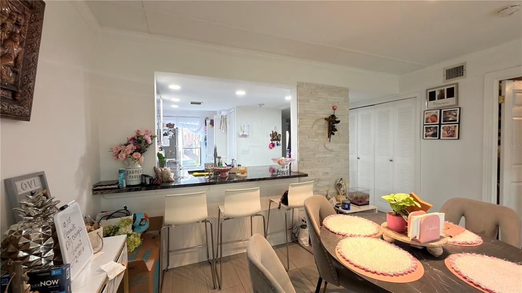 For Sale: $174,900 (2 beds, 2 baths, 1141 Square Feet)