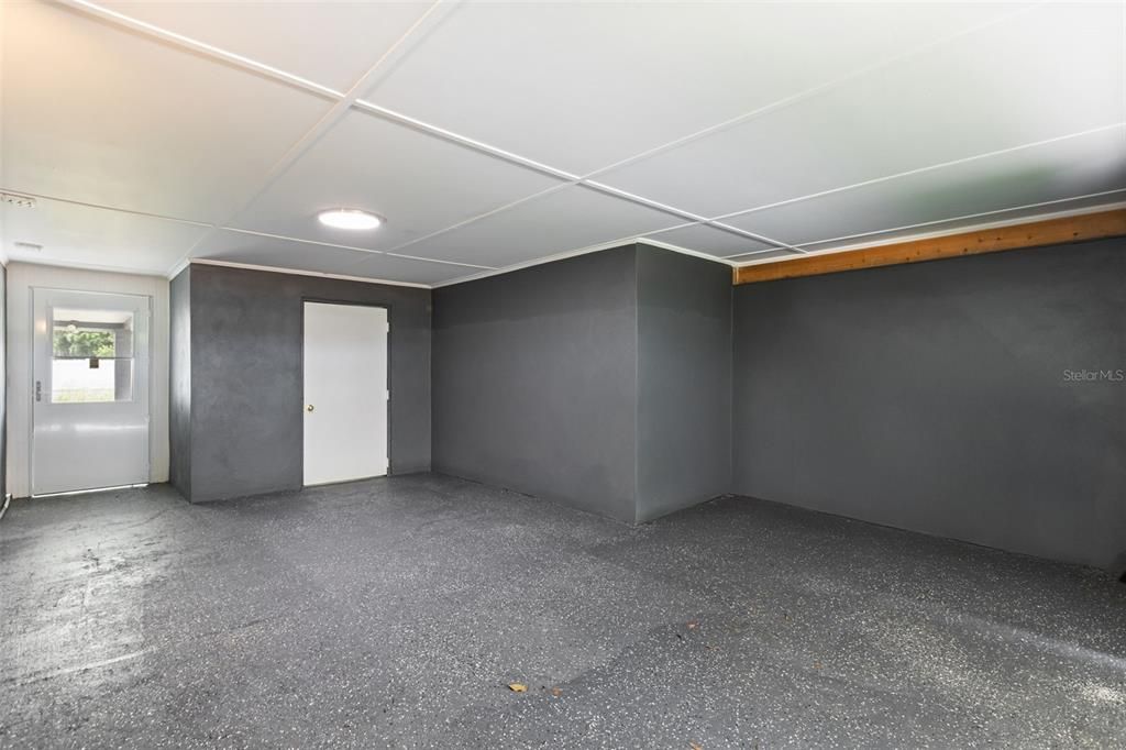 For Sale: $400,000 (3 beds, 2 baths, 1030 Square Feet)