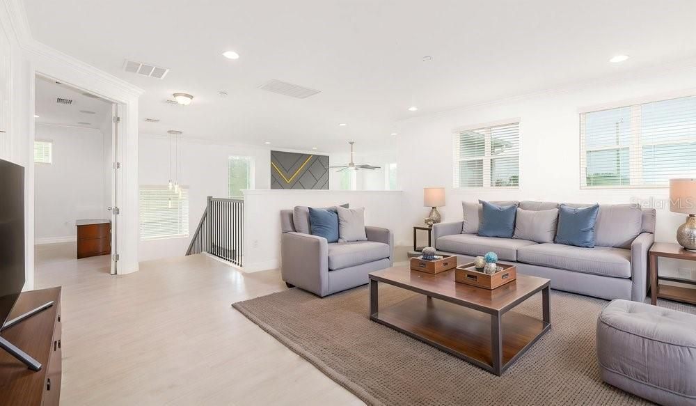 En Venta: $1,050,000 (5 camas, 4 baños, 4732 Pies cuadrados)