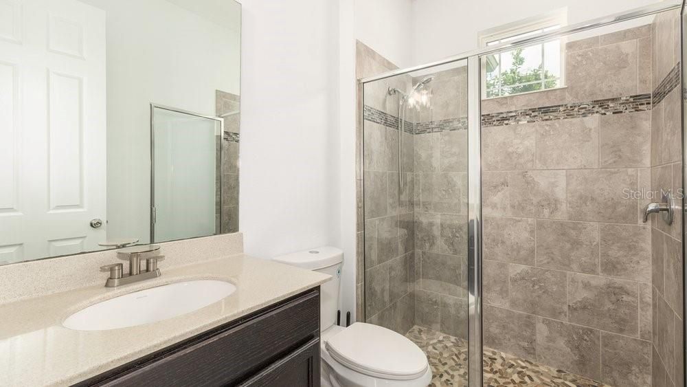 En Venta: $1,050,000 (5 camas, 4 baños, 4732 Pies cuadrados)