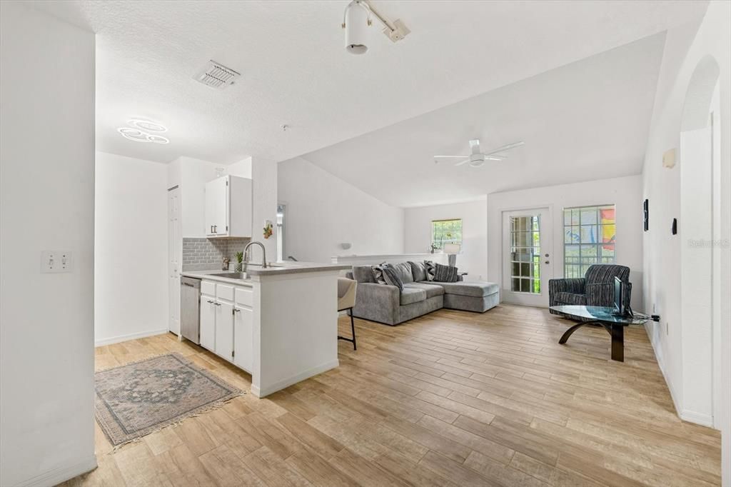 For Rent: $1,850 (2 beds, 2 baths, 1080 Square Feet)
