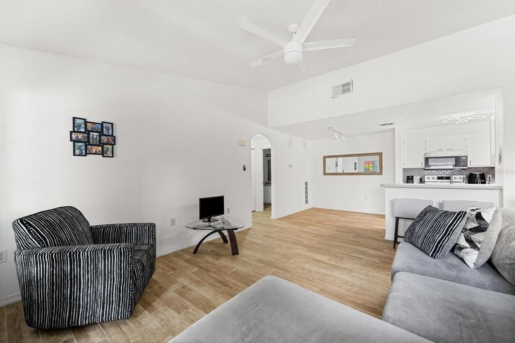 For Rent: $1,850 (2 beds, 2 baths, 1080 Square Feet)